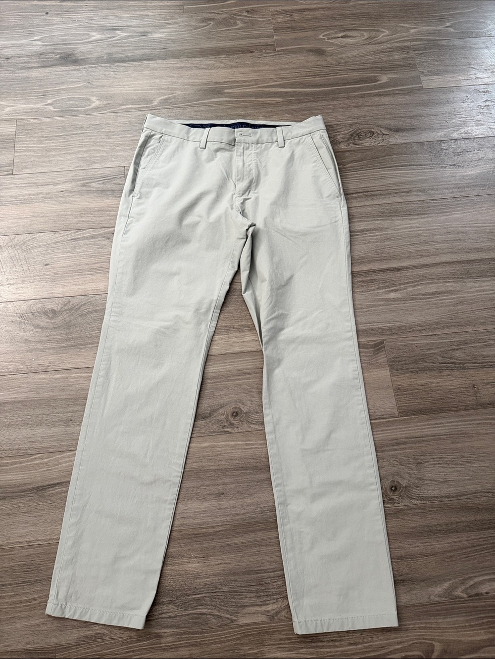 Vineyard Vines Men’s Chino Pants Barracuda - size 33x32
